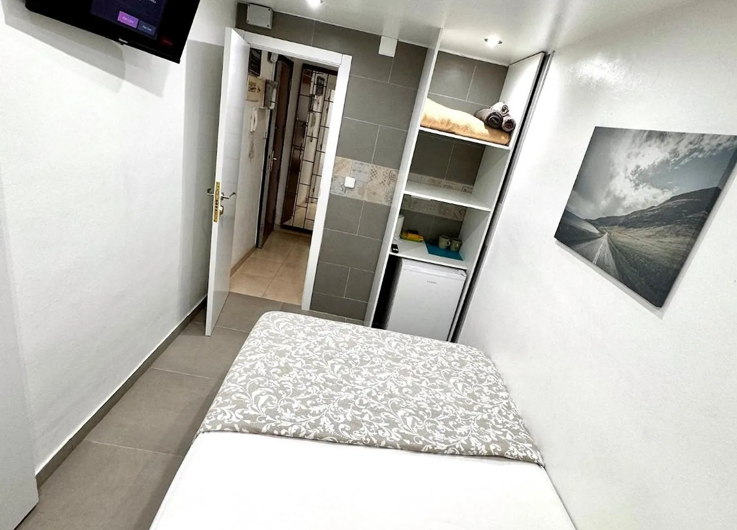 Apartment Suites Nuevas Con Bano Privado Frente Al Metro St Mwc Barcelona-Fira L'Hospitalet de Llobregat