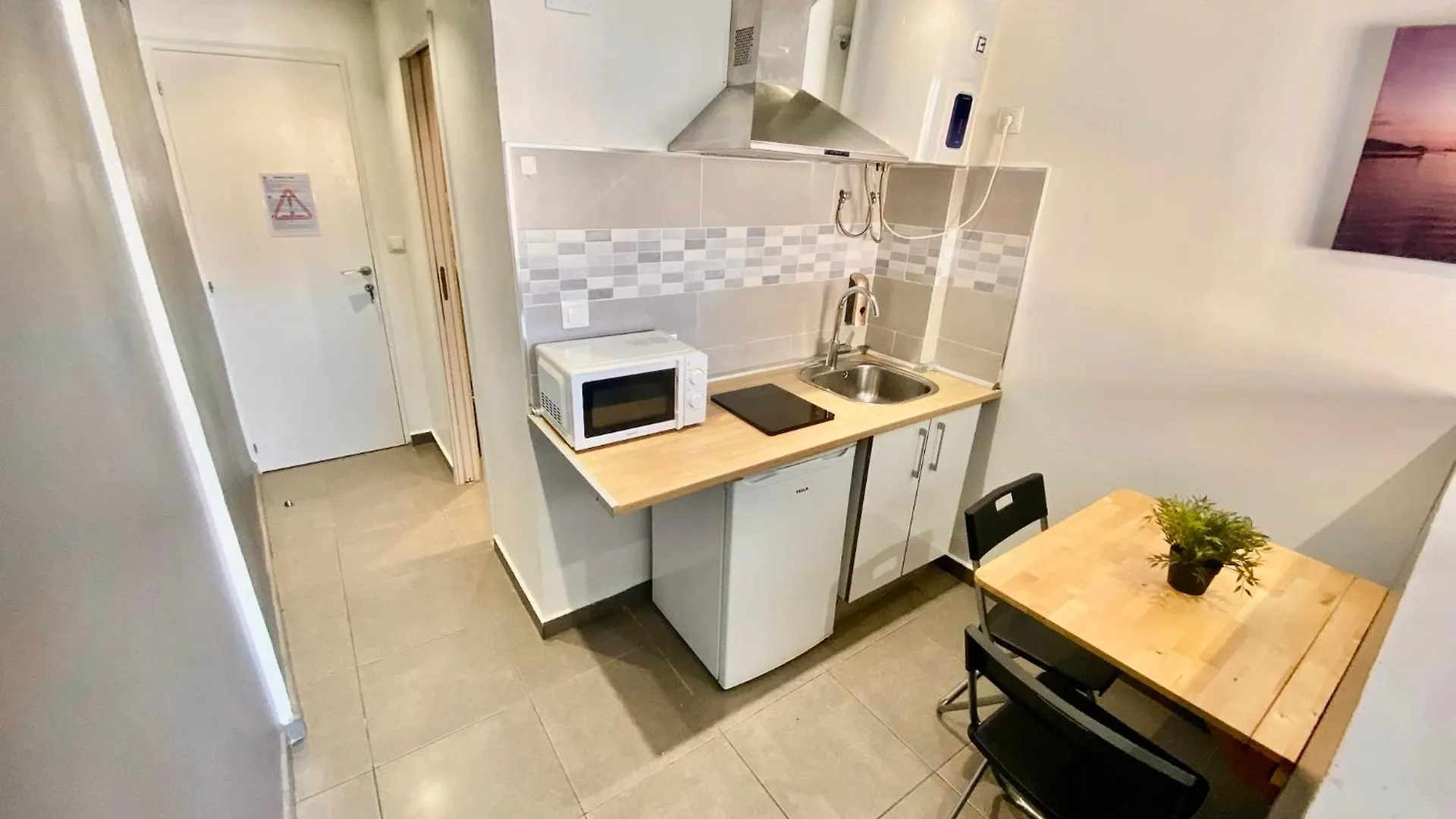 Apartment Suites Nuevas Con Bano Privado Frente Al Metro St Mwc Barcelona-Fira L'Hospitalet de Llobregat