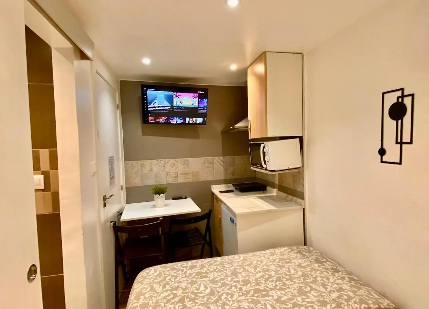 Suites Nuevas Con Bano Privado Frente Al Metro St Mwc Barcelona-Fira L'Hospitalet de Llobregat 0*,