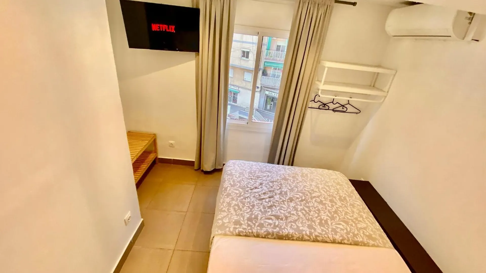 Suites Nuevas Con Bano Privado Frente Al Metro St Mwc Barcelona-Fira L'Hospitalet de Llobregat