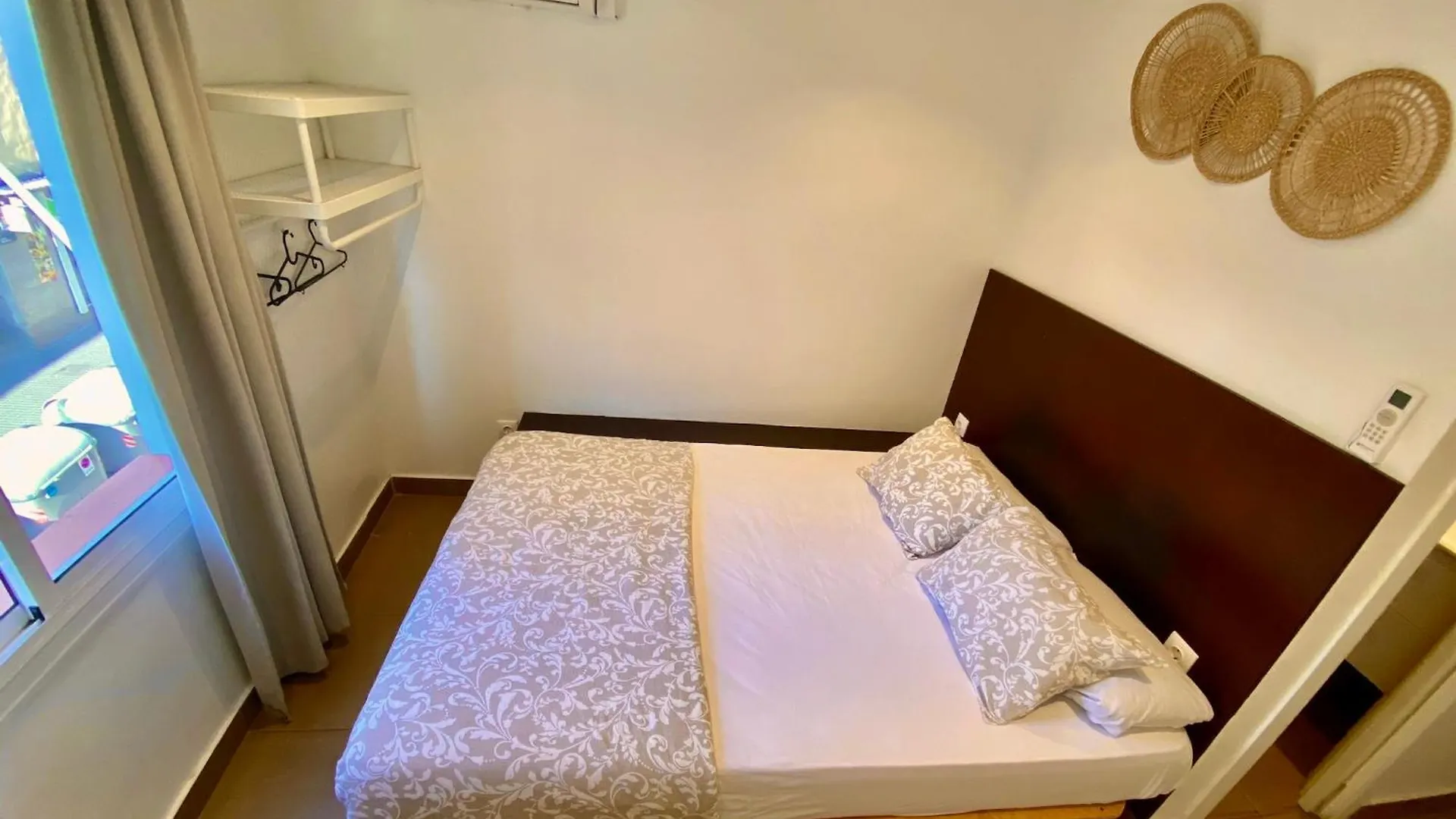 Apartment Suites Nuevas Con Bano Privado Frente Al Metro St Mwc Barcelona-Fira L'Hospitalet de Llobregat