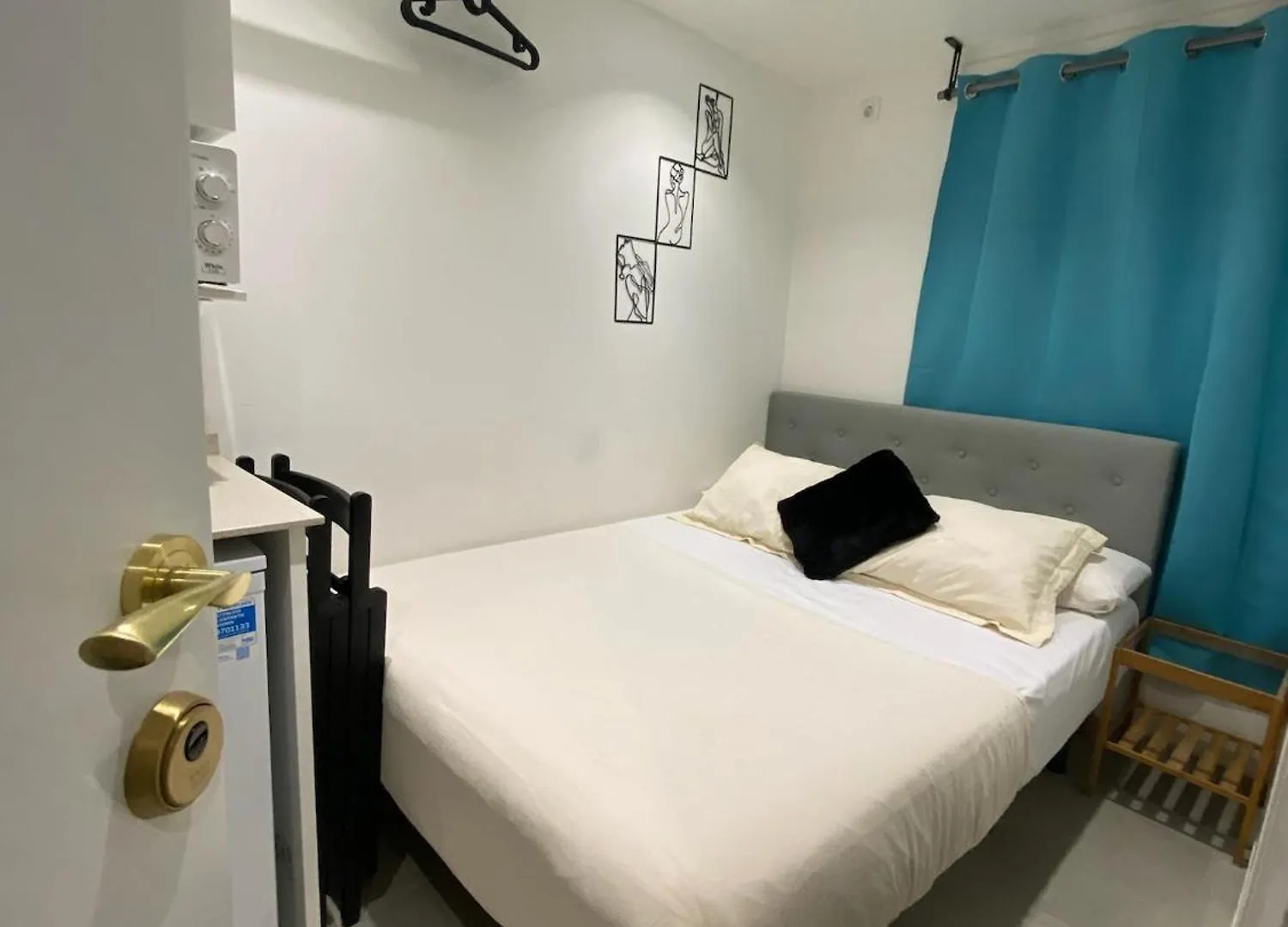 Suites Nuevas Con Bano Privado Frente Al Metro St Mwc Barcelona-Fira L'Hospitalet de Llobregat Apartment