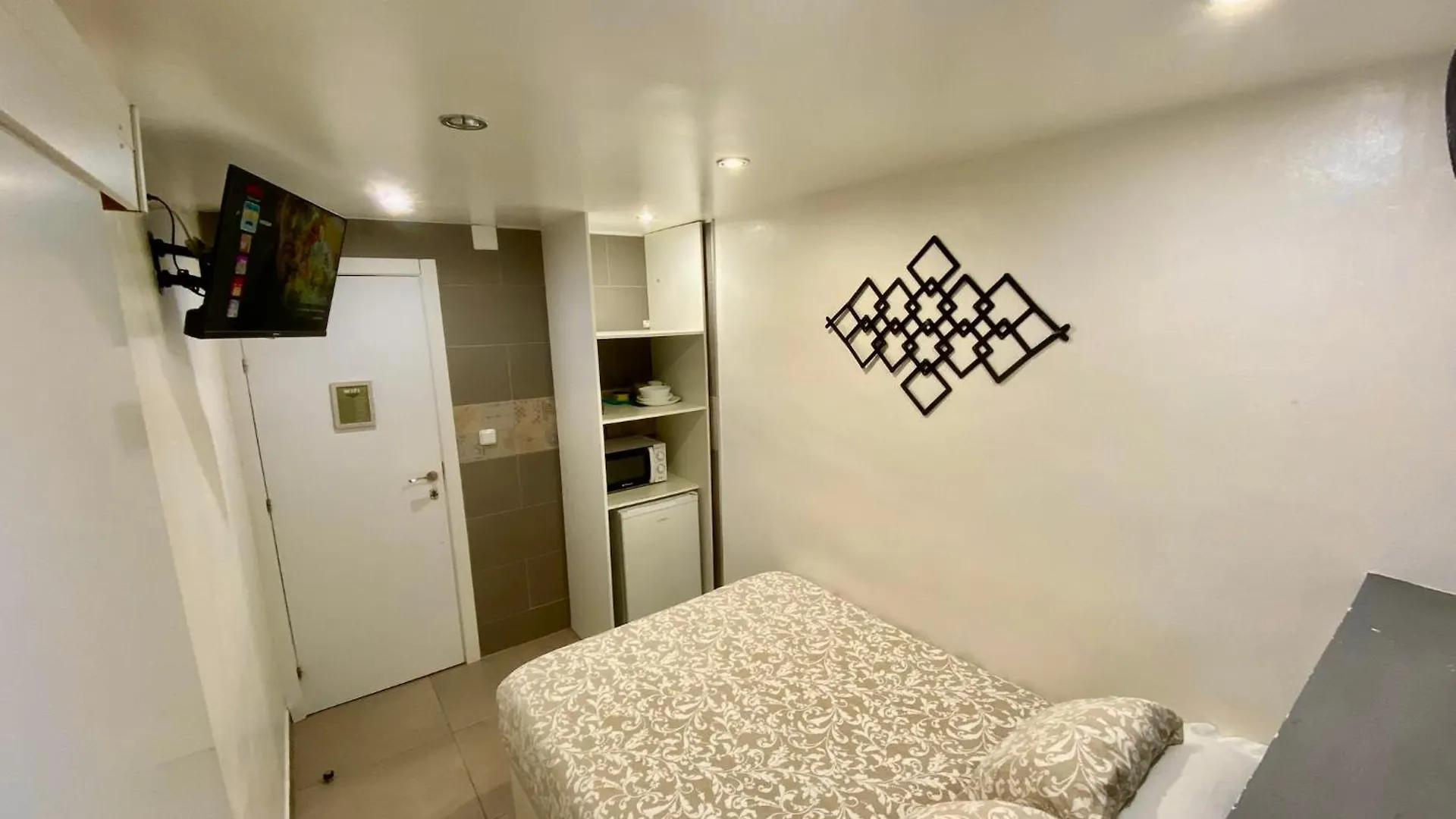 Suites Nuevas Con Bano Privado Frente Al Metro St Mwc Barcelona-Fira L'Hospitalet de Llobregat