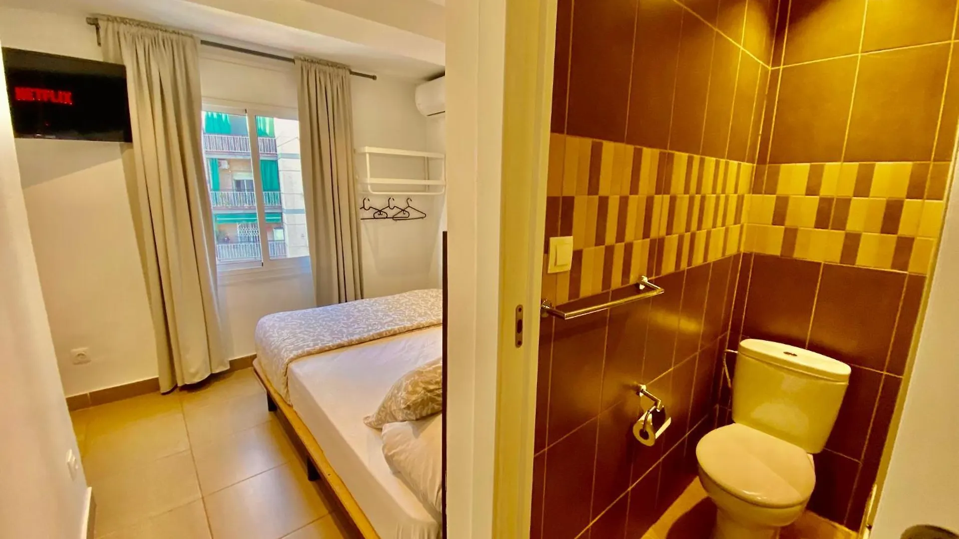 Suites Nuevas Con Bano Privado Frente Al Metro St Mwc Barcelona-Fira L'Hospitalet de Llobregat